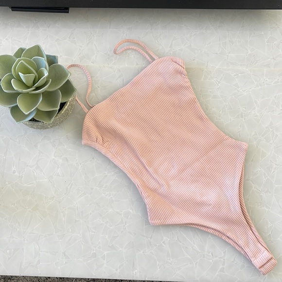 SNDYS Tops - 🩷 SNDYS dusty pink NWT bodysuit